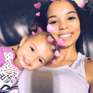 Meet your Posher, Kayelee